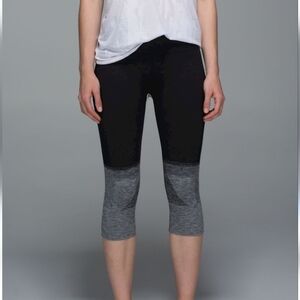 Lululemon Seamlessly Street Crop Heathered Black and Gray Size 6